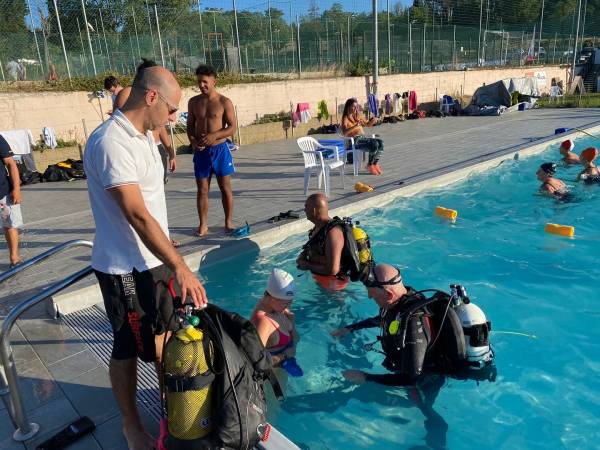 CALYPSOSUB presso la piscina BLUE TEAM di Arezzo - Prove gratuite di Mermaid Sirene e di...